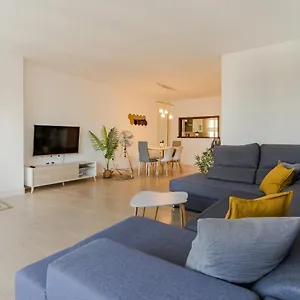 apartamento-frente-al-mar.hotelsinnerja.org/